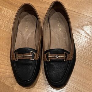 AEROSOLES size 9 driving mocs